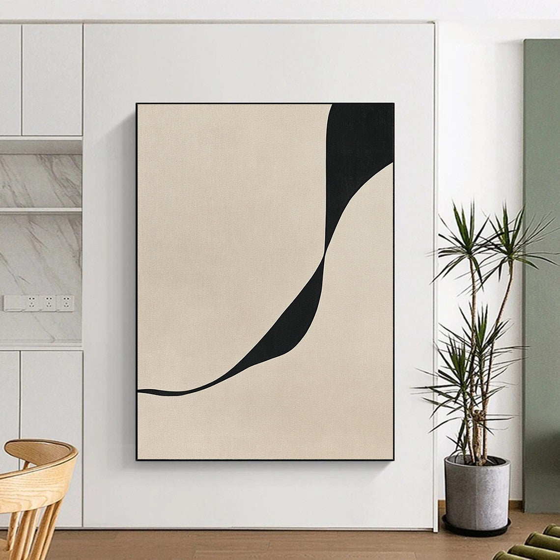Contemporary abstract art featuring a minimalist design with a curved line on a textured beige and black canvas for a refined aesthetic. DLZ1131