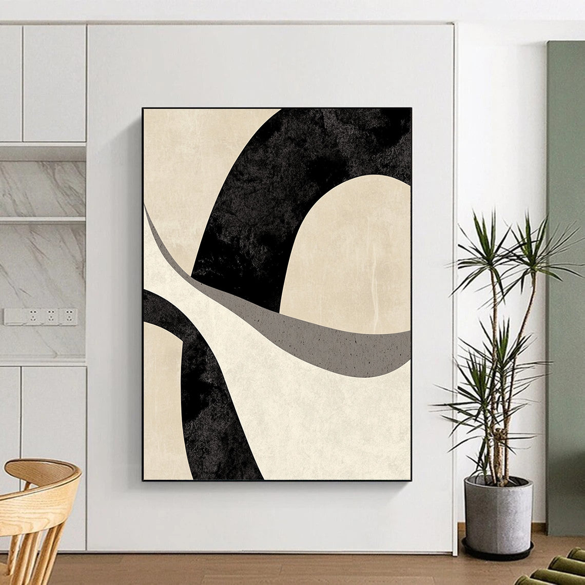 Contemporary abstract art featuring a fluid black and white "F" design on a beige background, evoking movement and a dreamy atmosphere. DLZ1221
